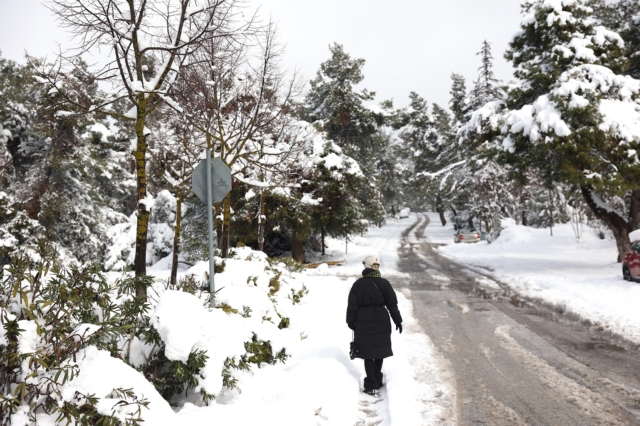 Καιρός: Ψύχος, καταιγίδες και άνεμοι 9 μποφόρ στο Αιγαίο – Πού θα χιονίσει