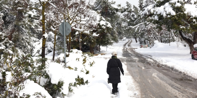 Καιρός: Ψύχος, καταιγίδες και άνεμοι 9 μποφόρ στο Αιγαίο – Πού θα χιονίσει