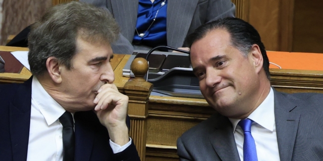 Ο Μητσοτάκης παραδέχεται την αποτυχία και ανακυκλώνει υπουργούς