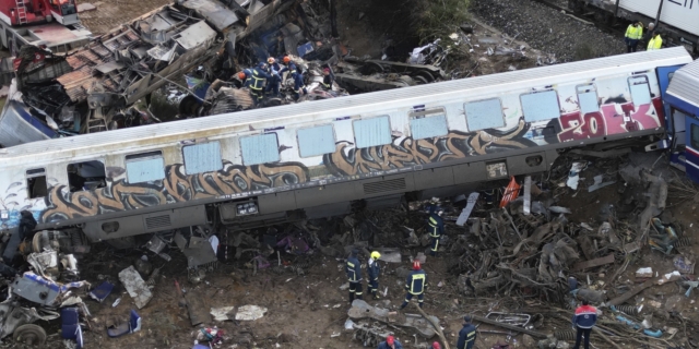 Τυφλά τρένα, καμία ευθύνη – Τι αποκαλύπτουν οι απολογίες για τα Τέμπη