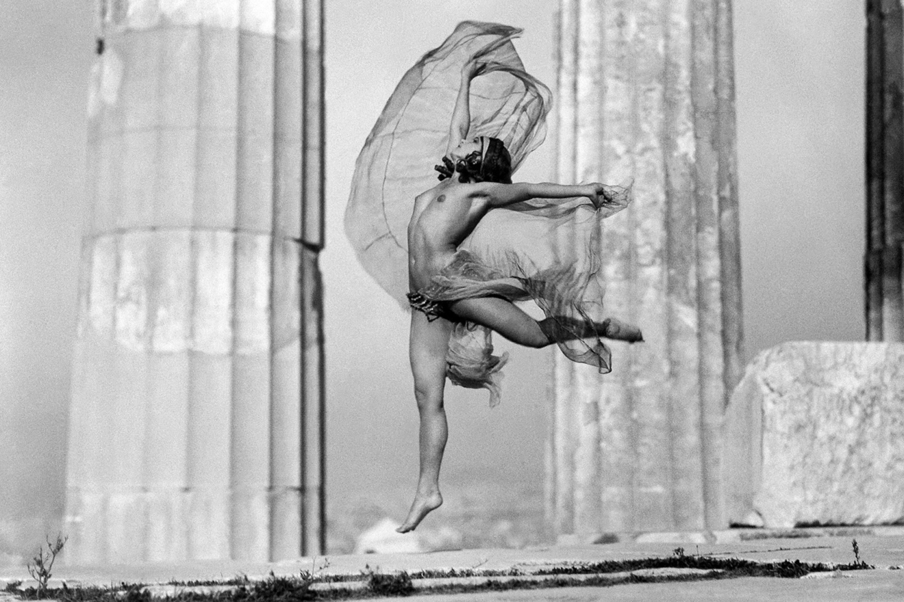 Η Ρωσίδα χορεύτρια Elizaveta (Lila) Nikolska στην Ακρόπολη, Νοέμβριος 1930- Έλλη Σουγιουλτζόγλου-Σεραϊδάρη (Nelly’s)