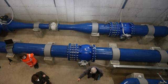 Υποθαλάσσιος αγωγός στην Αίγινα