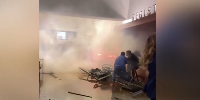 Βίντεο: Αυτοκίνητο εισέβαλε στα επείγοντα νοσοκομείου στο Τέξας – Ένας νεκρός και 5 τραυματίες