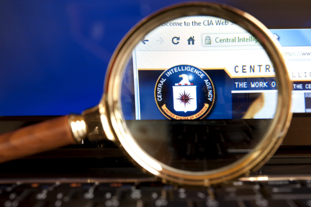 Σε 40 χρόνια φυλάκισης καταδικάστηκε ο υπεύθυνος “της μεγαλύτερης διαρροής πληροφοριών” της CIA