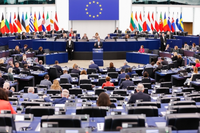 Ευρωκοινοβούλιο: Εγκρίθηκε το ψήφισμα – καταδίκη για το Κράτος Δικαίου στην Ελλάδα