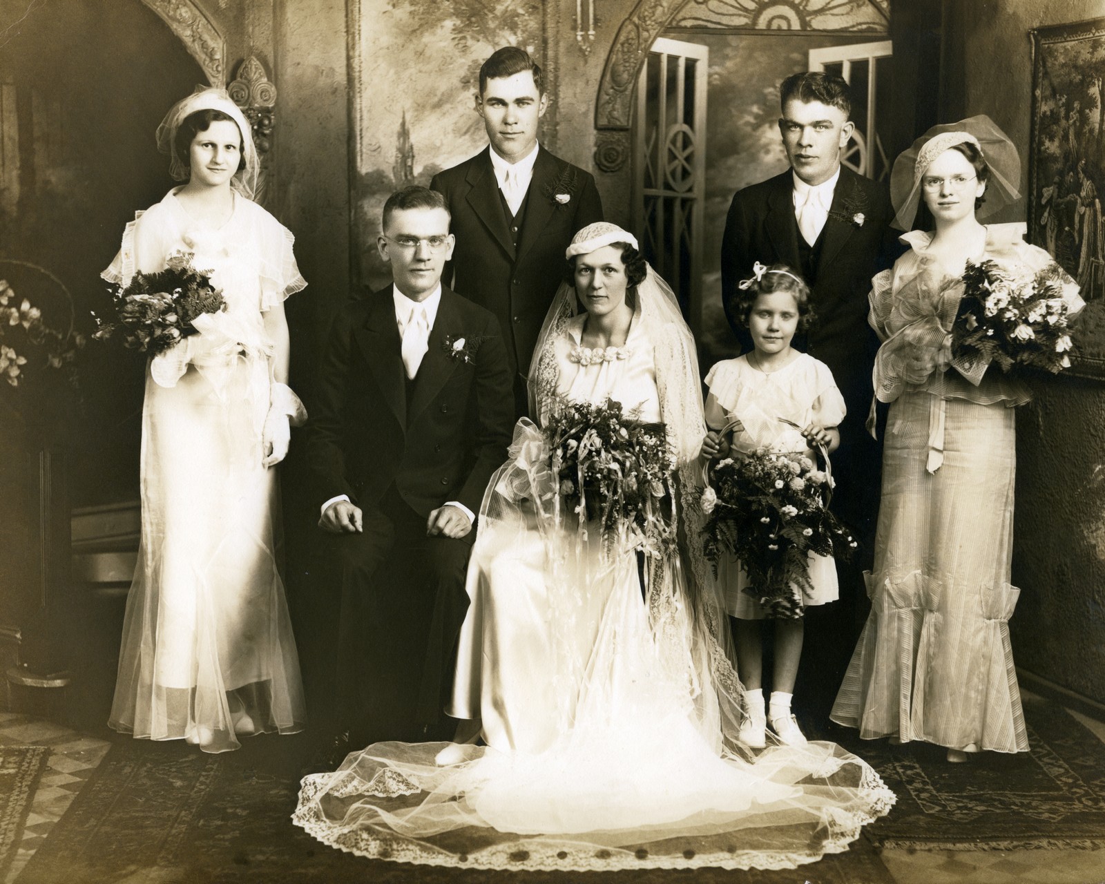 Φωτογραφία γάμου από το 1930 (αρχείου)