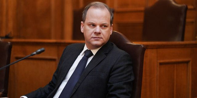 Ο πρώην υπουργός Υποδομών και Μεταφορών, Κώστας Καραμανλής στην Εξεταστική για τα Τέμπη