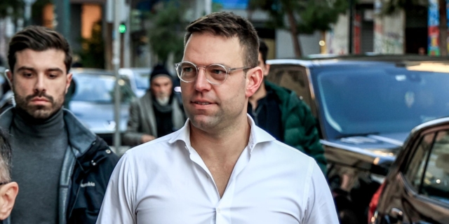 Το Στέφανο Κασσελάκη από το Λονδίνο θα αναμένουν στην σημερινή Π.Γ του ΣΥΡΙΖΑ