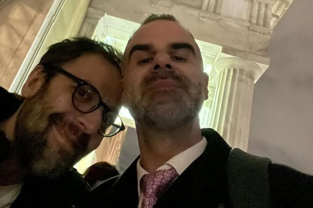 Ο Αύγουστος Κορτώ εύχεται στον σύζυγό του: “Γιορτάζω κι εγώ κάθε μέρα”