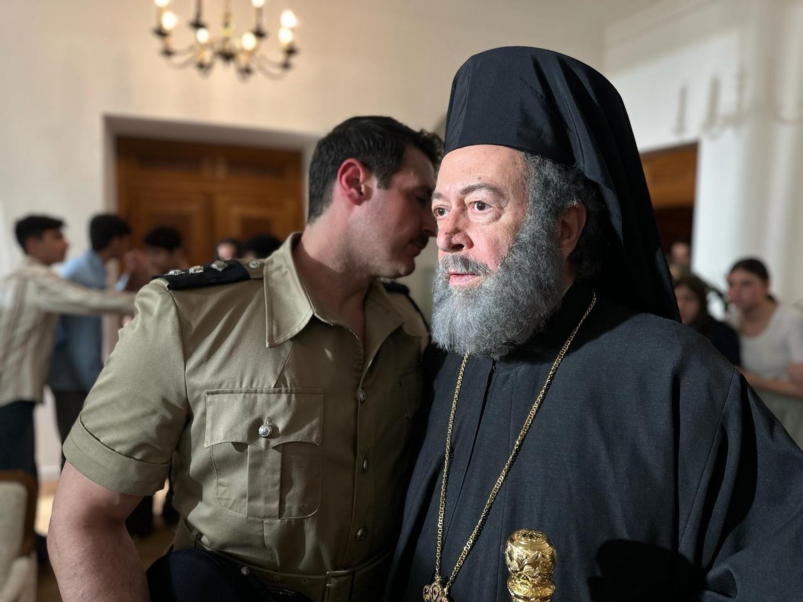Ο Γρηγόρης Βαλτινός στον ρόλο του Αρχιεπίσκοπου Μακάριου στο "Famagusta"