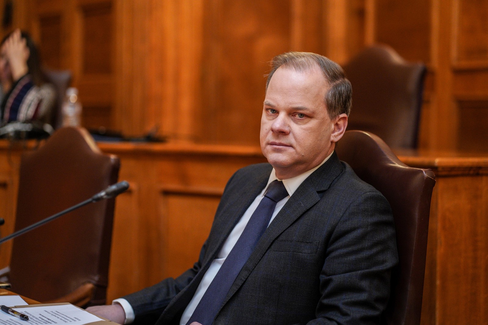 Τέμπη: Μία συν μία προτάσεις προανακριτικής για τον Καραμανλή