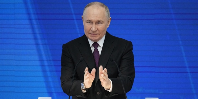 Ο Πούτιν προειδοποιεί για κίνδυνο πυρηνικού πολέμου
