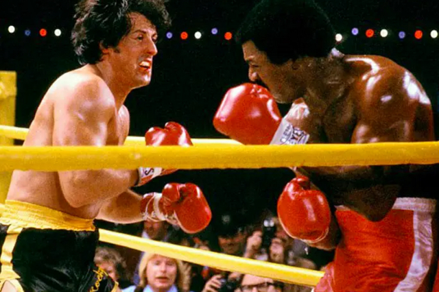 Ο Sylvester Stallone αποχαιρετά τον Carl Weathers – “Apollo, συνέχισε να ρίχνεις γροθιές”