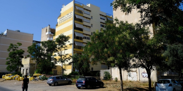 Στέγη: Σε αναζήτηση λύσεων μέσα από τις “συμπληγάδες” Airbnb και Golden Visa