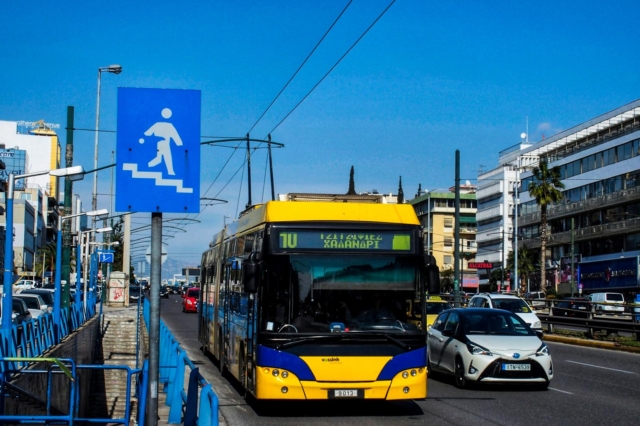 Τρόλεϊ εν κινήσει (φωτογραφία αρχείου)