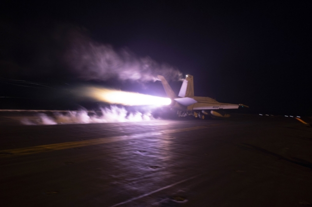 Αμερικανικό αεροσκάφος απογειώνεται για να επιτεθεί στους Χούθι