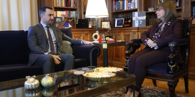 Συνάντηση της Προέδρου της Δημοκρατίας Κατερίνας Σακελλαροπούλου με τον Πρόεδρο της Κοινοβουλευτικής Ομάδας της Νέας Αριστεράς Αλέξη Χαρίτση