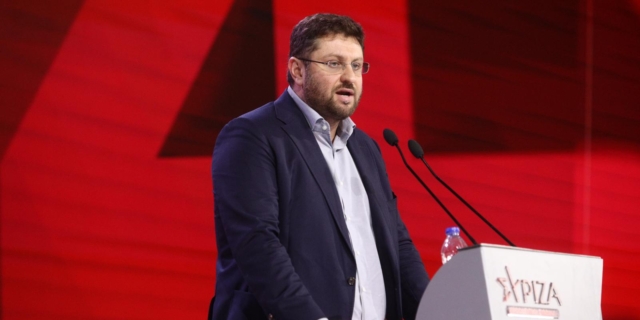 Ο Κώστας Ζαχαριάδης κατά την ομιλία του στην τρίτη ημέρα εργασιών του 4ου Συνεδρίου του ΣΥΡΙΖΑ - ΠΣ