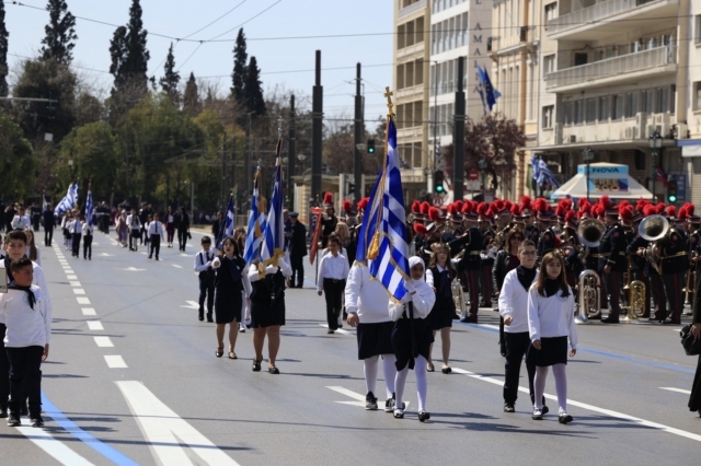 25η Μαρτίου: Ολοκληρώθηκε η μαθητική παρέλαση – Δείτε εικόνες
