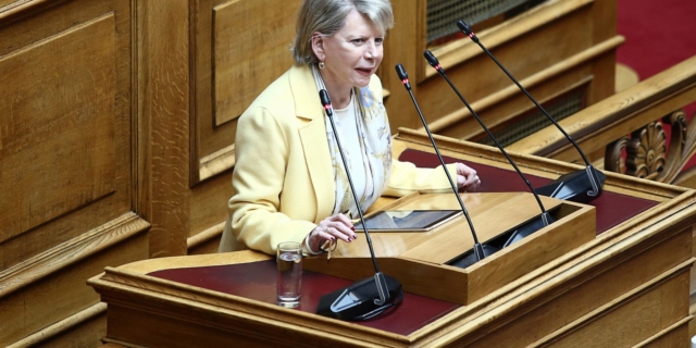 Ακρίτα στη Βουλή: Υπάρχει κυβερνητική πρόθεση κουκουλώματος