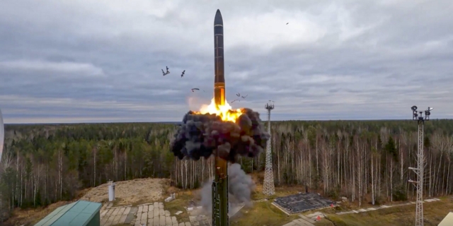 Εκτόξευση διηπειρωτικού βαλλιστικού πυραύλου Yars