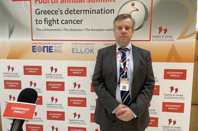 Ο Mike Holmes, Αντιπρόεδρος της MSD Global και υπεύθυνος για τις Ιατρικές και Επιστημονικές Υποθέσεις Παγκοσμίως στον θεραπευτικό τομέα της ογκολογίας, στο συνέδριο του Economist στην Αθήνα.
