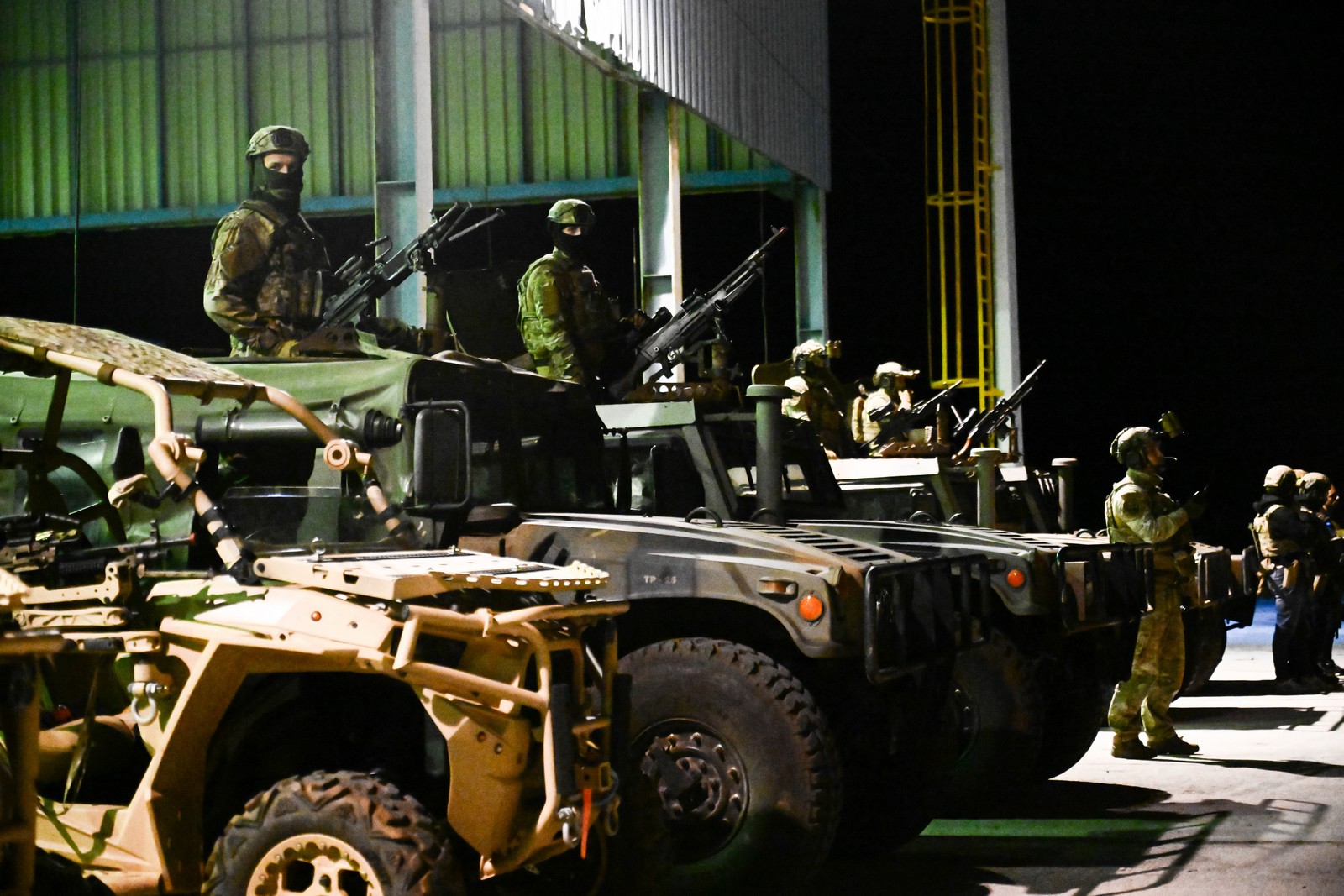 Άσκηση Ειδικών Δυνάμεων - Δυνάμεων Ειδικών Επιχειρήσεων "TROJAN FOOTPRINT (TFP) - 24", Δευτέρα 11 Μαρτίου 2024. Η άσκηση που πραγματοποιήθηκε παρουσία του υπουργού Άμυνας Νίκου Δένδια και του Αρχηγού ΓΕΕΘΑ έλαβε χώρα στο πλαίσιο διεξαγωγής της Νατοϊκής Άσκησης "STEADFAST DEFENDER - 24" με την συμμετοχή προσωπικού και μέσων από την Αλβανία, Βουλγαρία, Γαλλία, Δημοκρατία της Βόρειας Μακεδονίας, Ηνωμένο Βασίλειο, ΗΠΑ, Ιταλία, Μαυροβούνιο