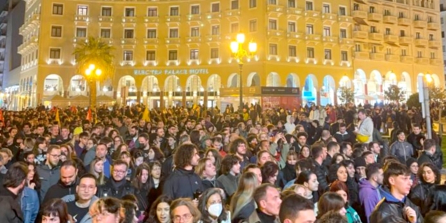 Θεσσαλονίκη: Ηχηρό μήνυμα κατά της τρανσφοβίας – Ένταση με ακροδεξιούς