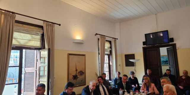 Συντάντηση με την τοπική αυτοδιοίκηση της Κρήτης για την ηλεκτρική διασύνδεση με την Αττική