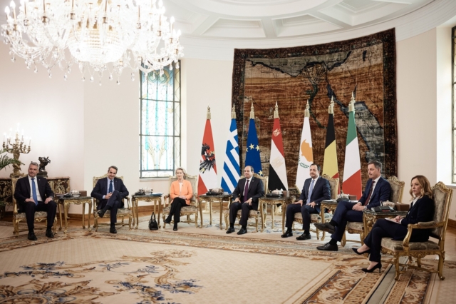 Επίσκεψη του Πρωθυπουργού Κυριάκου Μητσοτάκη στο Κάιρο από κοινού με την Πρόεδρο της Κομισιόν Ούρσουλα φον ντερ Λάιεν, τους πρωθυπουργούς της Ιταλίας Τζιόρτζια Μελόνι, του Βελγίου Αλεξάντερ ντε Κρο και τον καγκελάριο της Αυστρίας Καρλ Νεχάμερ, Κυριακή 17 Μαρτίου 2024.