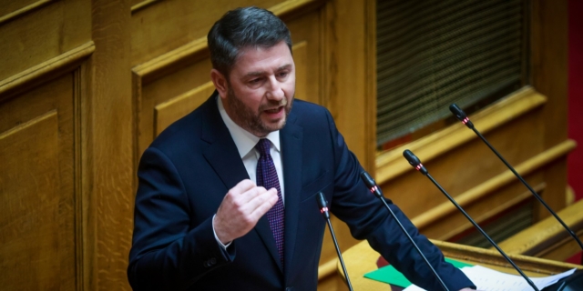 Ο Νίκος Ανδρουλάκης στο βήμα της Βουλής