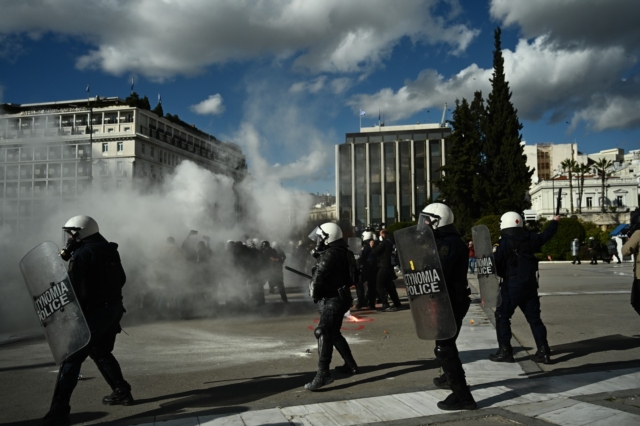 Επεισόδια στο πανελλαδικό πανεκπαιδευτικό συλλαλητήριο κατά του νομοσχεδίου για τα μη κρατικά πανεπιστήμια στην Αθήνα