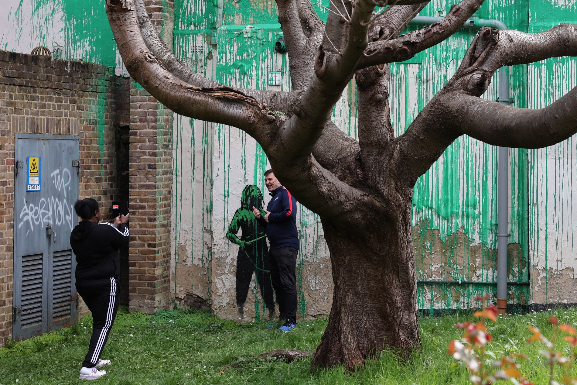 Το νέο έργο του Banksy κοντά στο Finsbury Park στο Λονδίνο