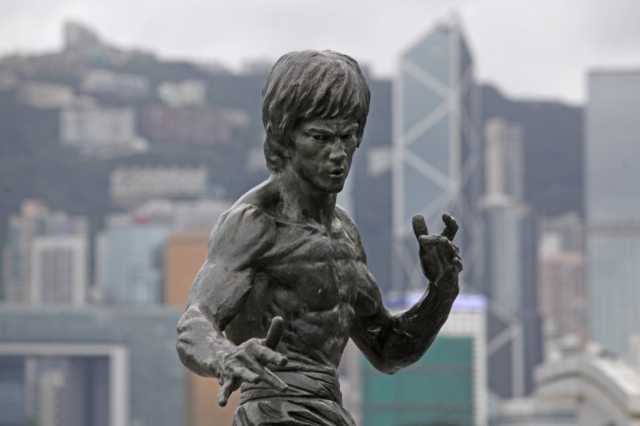 Άγαλμα Bruce Lee. Εικόνα αρχείου