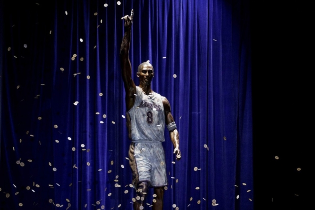 NBA: Ορθογραφικά λάθη που βγάζουν… μάτι στο άγαλμα του Κόμπι Μπράιαντ