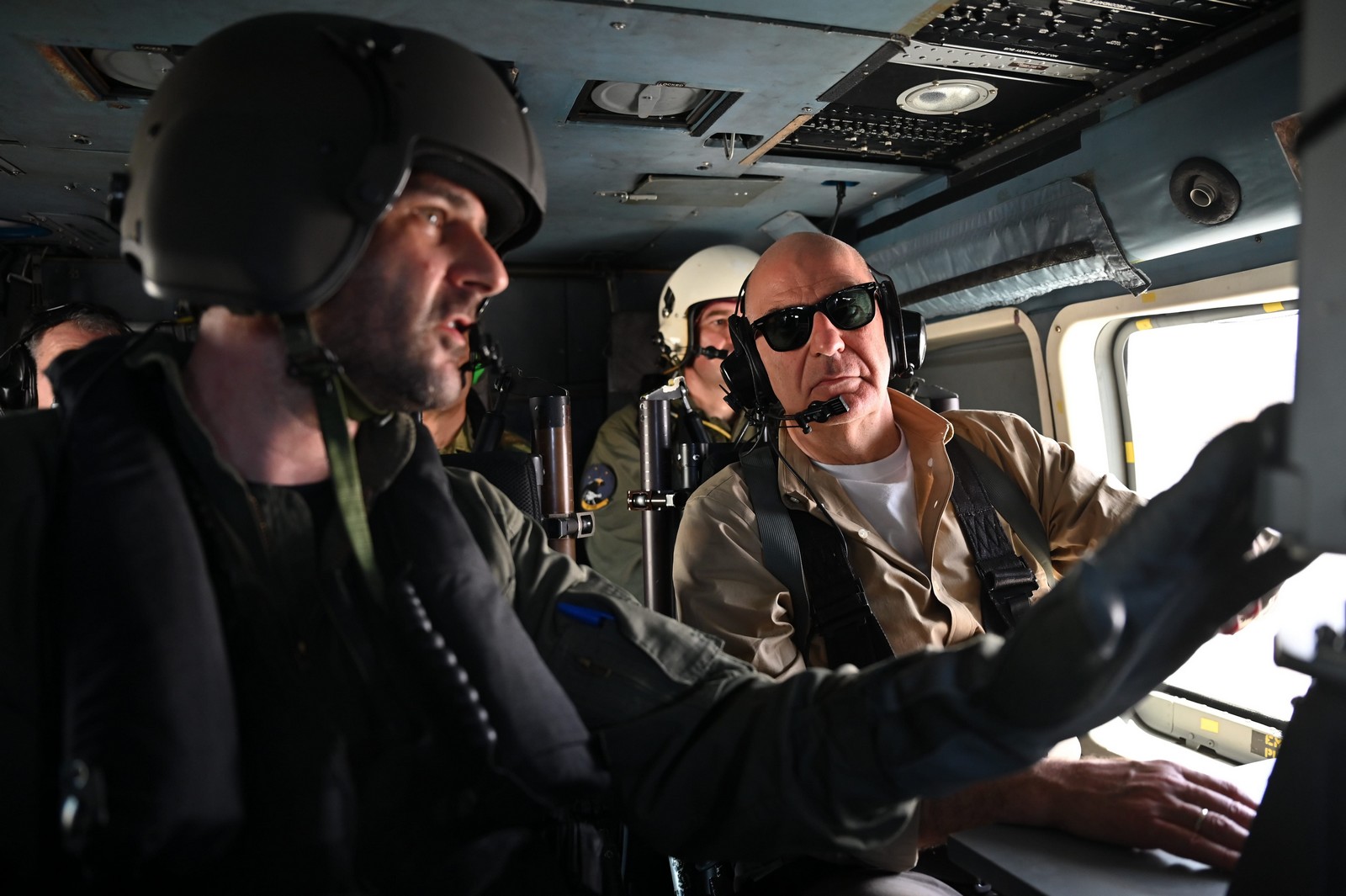 Ο Νίκος Δένδιας στη φρεγάτα "Ύδρα"