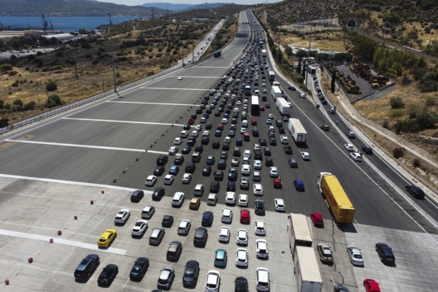 Έξοδος Αθηναίων για διακοπές (Φωτογραφία αρχείου)