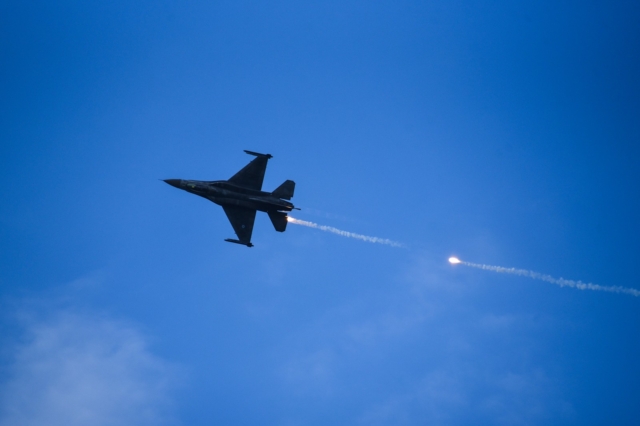 Έπεσε αεροσκάφος F-16 νότια της Χαλκιδικής – Σώος ο πιλότος