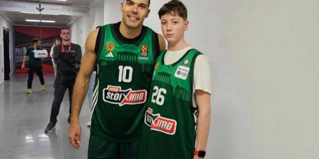 Παναθηναϊκός AKTOR: Ο γιος της Ρούξι Ντουμιτρέσκου φωτογραφήθηκε με Σλούκα και Λεσόρ μετά τη νίκη στο Βελιγράδι