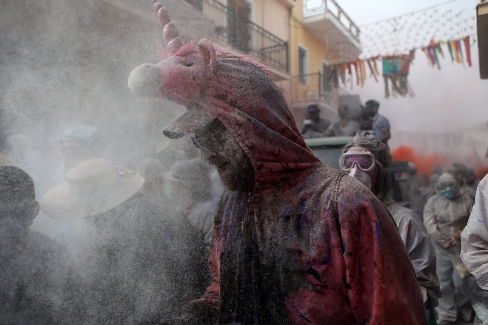 Αλευρομουτζουρώματα Καθαράς Δευτέρας στο Γαλαξίδι