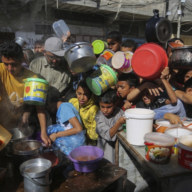 Αντμέτωποι με ακραία πείνα οι Παλαιστίνιοι στη Γάζα
