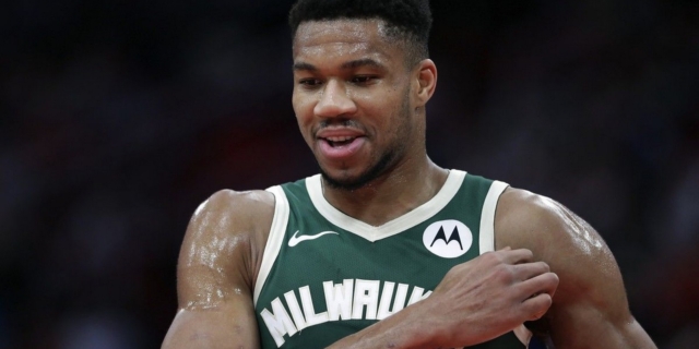 Μπακς – Πίστονς 127-120: Ο Αντετοκούνμπο έβαλε 59 πόντους σε απίστευτη βραδιά