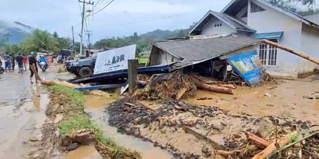 Πλημμύρες στην Ινδονησία
