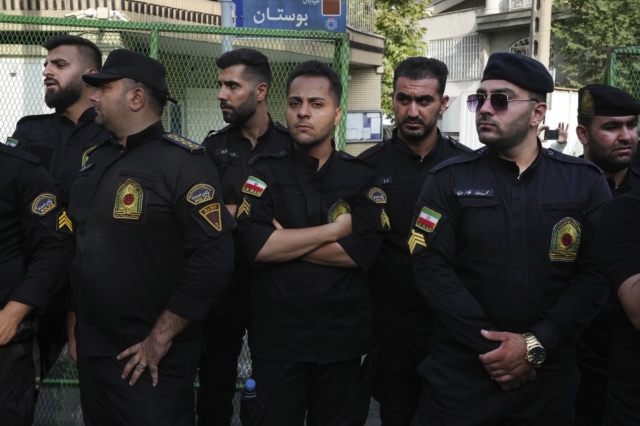 Δυνάμεις καταστολής στο Ιράν
