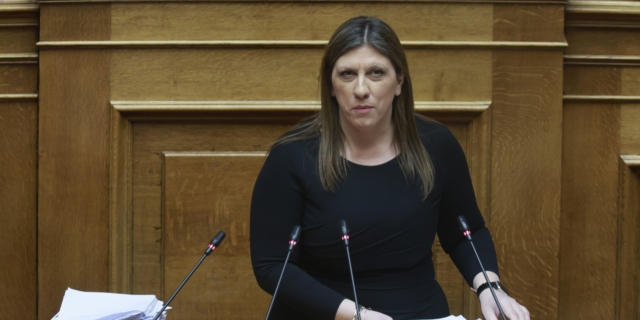 Η Ζωή Κωνσταντοπούλου στο βήμα της Βουλής