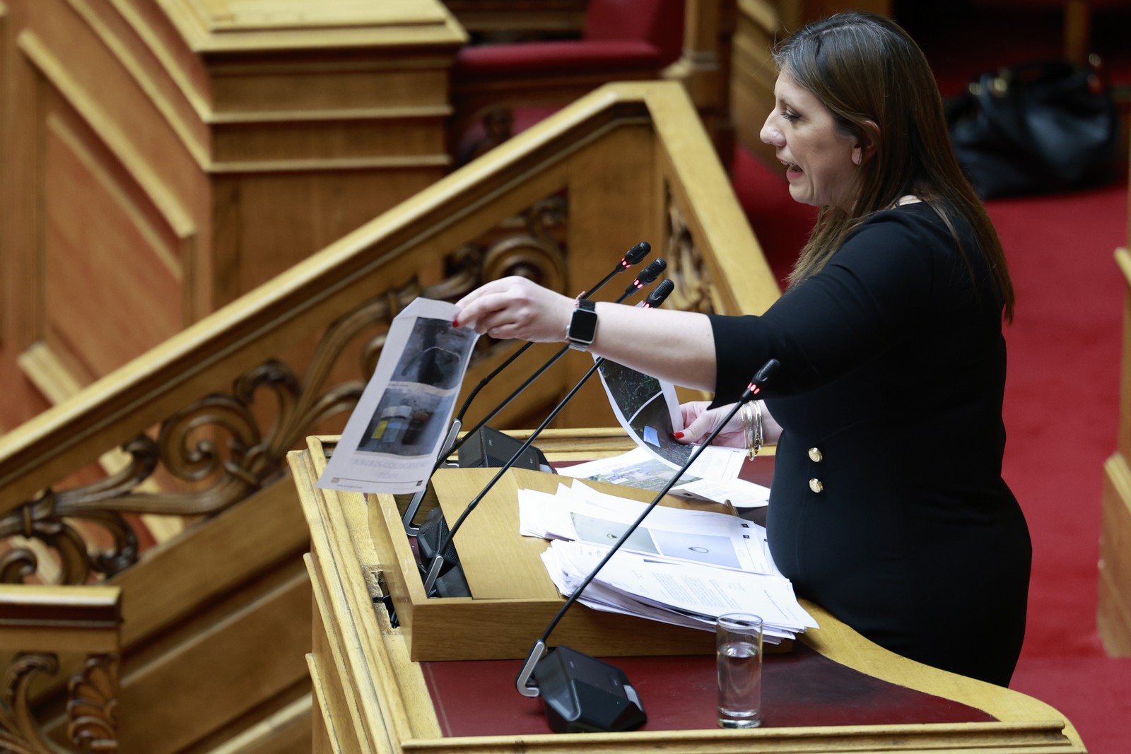 Ένταση με τη Ζωή Κωνσταντοπούλου στη Βουλή