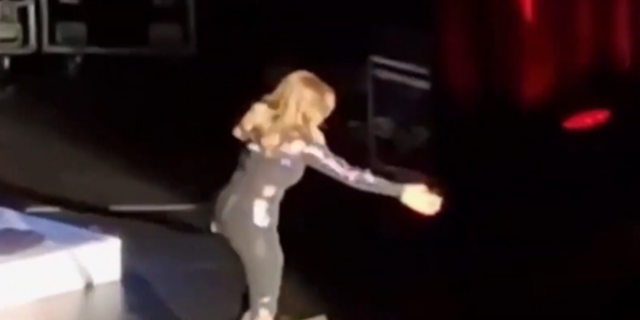 Ατύχημα για τη Βίκυ Λέανδρος