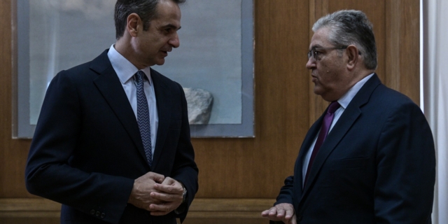 Κυριάκος Μητσοτάκης και Δημήτρης Κουτσούμπας