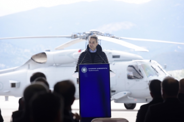 Ο πρωθυπουργός Κυριάκος Μητσοτάκης στην εκδήλωση για την παραλαβή τριών νέων ελικοπτέρων τύπου Romeo MH-60R Seahawk από το Πολεμικό Ναυτικό