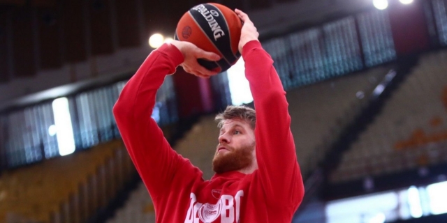 Μπαρτζώκας για Γουόκαπ: “Το πόδι του είναι πρησμένο, ελπίζουμε να τα παίξει”